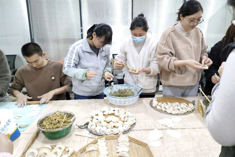 博纳热冬至包饺子活动温馨展开